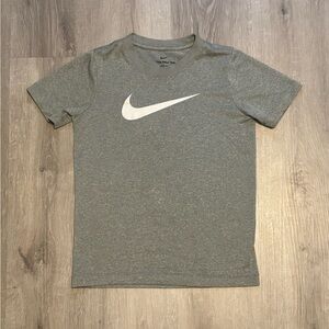 Boy’s Nike Dri-Fit Gray T-shirt S